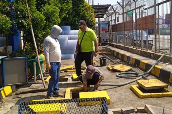 Sedot lemak grease trap Tangerang Selatan